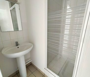 Location Appartement 1 pièce 27m² - Photo 3