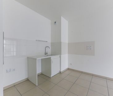 location Appartement T4 DE 75.02m² À LYON - Photo 4