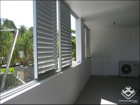 Furnished CBD Apartment - Photo 2