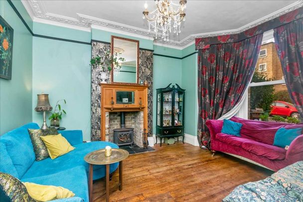 1 bedroom in a house share to rent - Photo 1