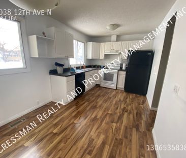 3 Bed, 1 bath DUPLEX Located in North East Regina. - Photo 4