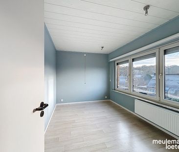 Halfopen gezinswoning met garage en tuin - Foto 2