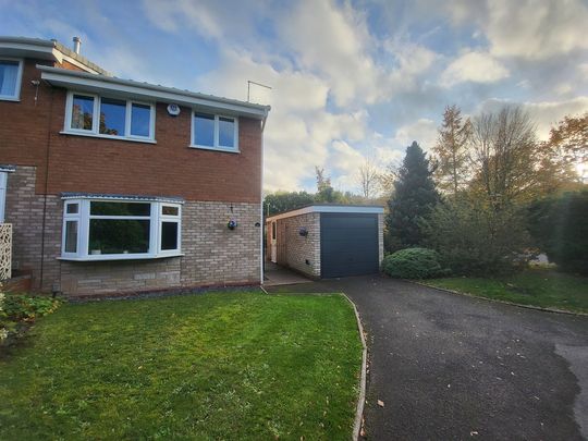 3 bedroom semi-detached to let - Photo 1