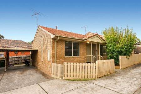 CHARMING TWO BEDROOM UNIT IN OAKLEIGH EAST!! - Photo 4
