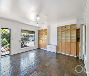 Open the door to solar-powered space & coastal comfort - Photo 2