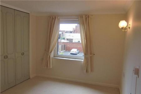 1 bedroom retirement property to rent - Photo 5