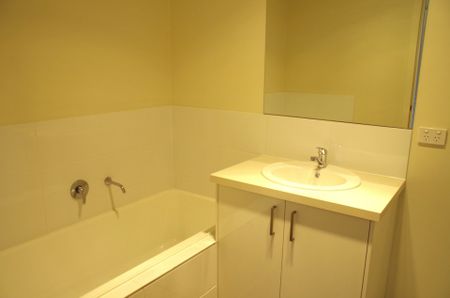 11 Ewart Cl, Lucas VIC 3350 - Photo 4