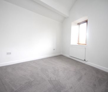 2 bedroom barn conversion to rent - Photo 2