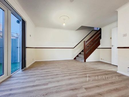 3 bedroom semi-detached house to rent - Photo 2