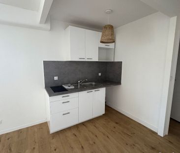Location Appartement 1 pièce 33m² - Photo 3