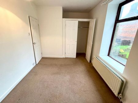 3 bedroom terraced house to rent - Photo 2