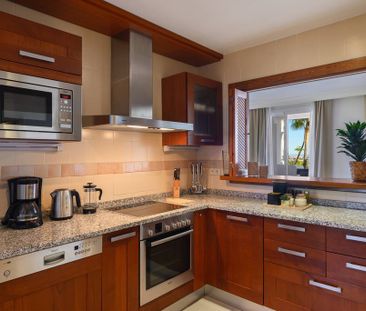 Luxury Flat for rent in Benahavís, Spain - Photo 2