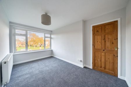 3 bedroom semi-detached house to rent - Photo 4