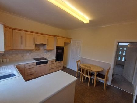 2 bed Terraced - To Let - Photo 2