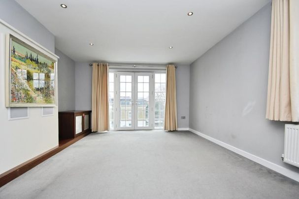 3 bedroom flat to rent - Photo 1