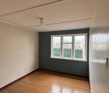 3 Bedroom in Sought After Chapman Crescent - Photo 5