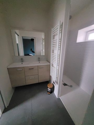 Location Appartement 3 pièces 60m² SARS POTERIES 59216 - Photo 5