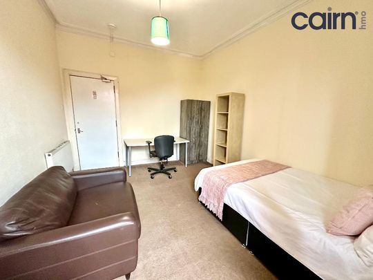 3 bedroom flat to rent - Photo 1