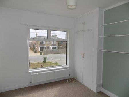 3 bedroom semi-detached house to rent - Photo 3
