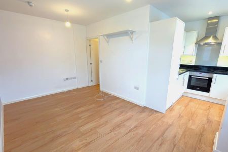 Century House, Addlestone - 1 bedroomProperty for lettings - Seymours - Photo 4