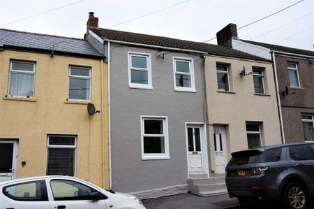 2 bedroom terraced house to rent - Photo 3