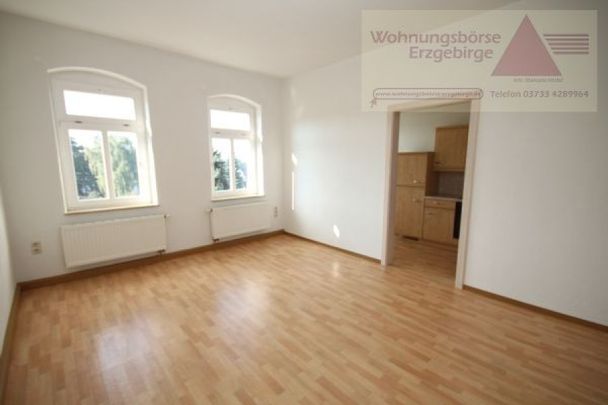 Moderne 2-Raum-Wohnung mit Einbauküche in sonniger Lage von Annaberg! - Photo 1