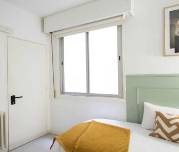Room in a shared 68-bedroom apartment for rent in Justicia, Madrid. - Photo 4