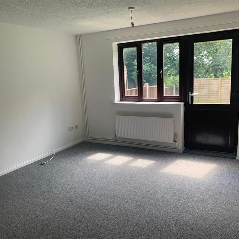 2 bedroom semi-detached house to rent - Photo 1