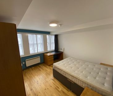 Room in a Shared Flat, Slater Street, L1 - Photo 4