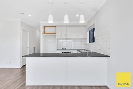 Comfortable Living in a Sought-After Tarneit Location! - Photo 5