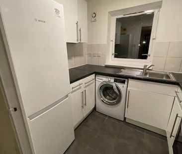 2 Bed Flat, Grovepark Street, G20 - Photo 5