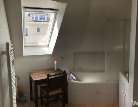 PACE, rue du Docteur Léon, Type 1 MEUBLE, 1er étage, 31m², comprenant: entrée avec placard, piè... - Photo 5