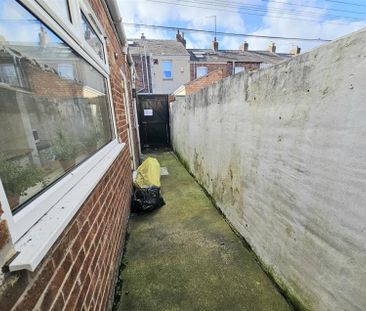 Kingsland Terrace, Leeman Road - Photo 2