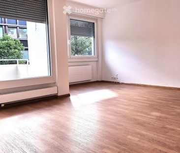 Helle 2-Zimmer-Wohnung mit Balkon in ruhiger Lage in Bottmingen - Photo 2