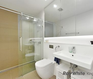 Elevated Modern One Bedroom Apartment Overlooking Parkside - Photo 4