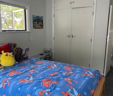Family-Friendly Home in the Heart of Eastbourne - Photo 1