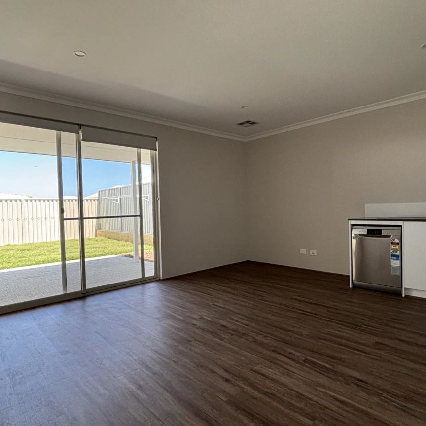 Coastal living at its finest! - Dual Key Living - Photo 1