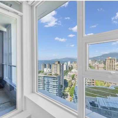 Stunning 1 Bed, 1 Bath Apartment with Breathtaking Views! - Photo 1