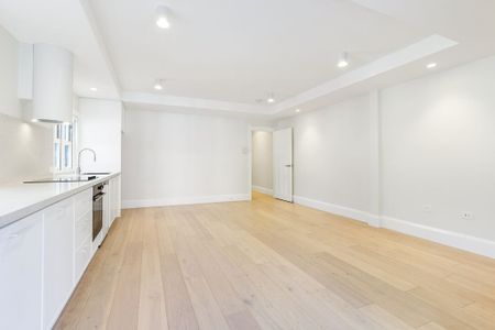 Tastefully Renovated, Luxuriously Designed, Secure And Brand New, Executive Style Two Bedroom Art-Deco Apartment In The Heart Of Enmore - Photo 2