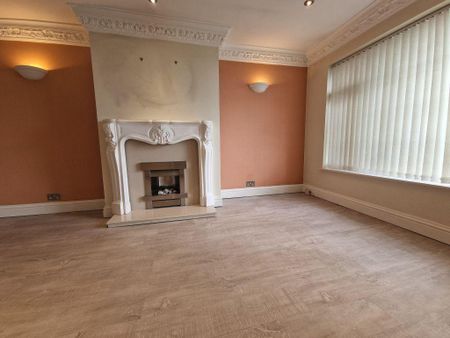 4 bedroom detached house to rent - Photo 2