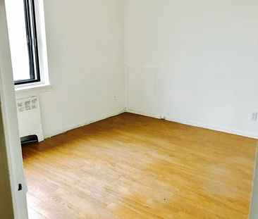 3455 Chemin de la Côte-des-Neiges apartment — Montréal, QC (2-Bedroom) - 2 Bedroom - Photo 4