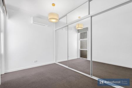 MODERN AND WELL APPOINTED IN CONVENIENT LOCATION - Photo 3