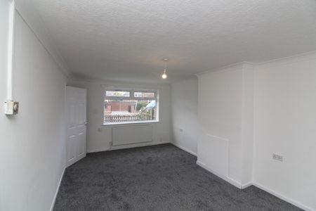 3 Bedroom Mid Terraced House - Photo 4