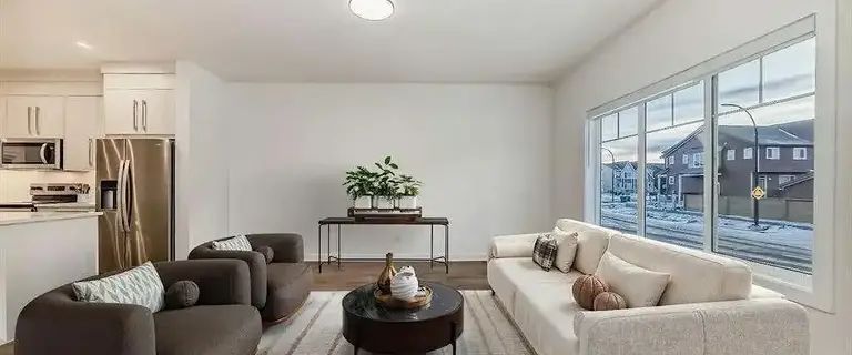 Stylish 3bed, den,2.5 bath Duplex with double guaranteed and landscaped backyard | Calgary - Photo 1