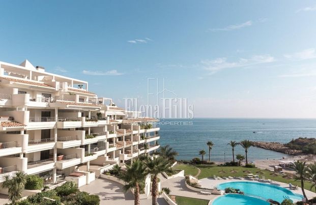 Apartment on the beachfront with jacuzzi in a luxury residential in Mascarat, Altea, Alicante - Photo 1