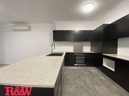 UPDATED 2 BEDROOM UNIT - DON'T MISS OUT ! - Photo 2