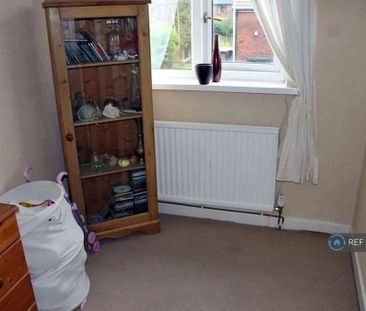 3 bedroom semi-detached house to rent - Photo 6
