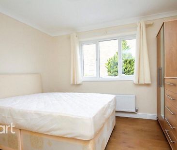 1 bedroom in a house share to rent - Photo 3