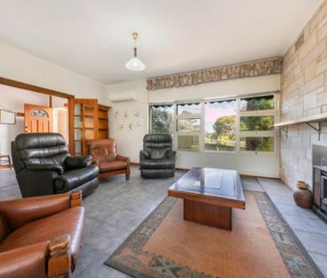 Spacious 3 Bedroom Famly Home - Photo 1