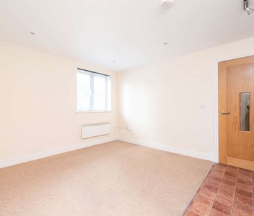 Moorland Close, Witney, Oxfordshire, OX28 - Photo 3